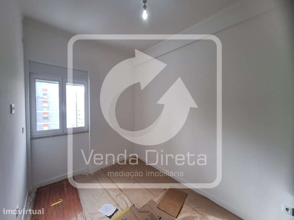 Apartamento T3 totalmente remodelado - Vista Rio!-23