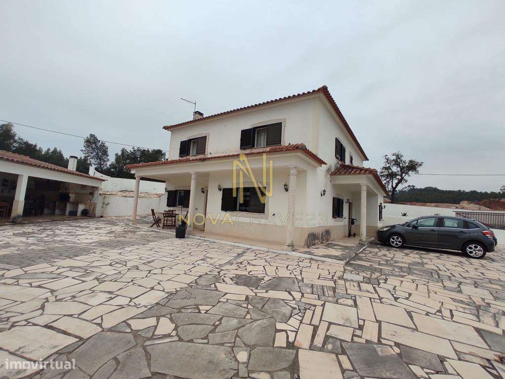 Moradia T6 - Alcanede, Santarém com licença para ALOJAMENTO LOCAL-30