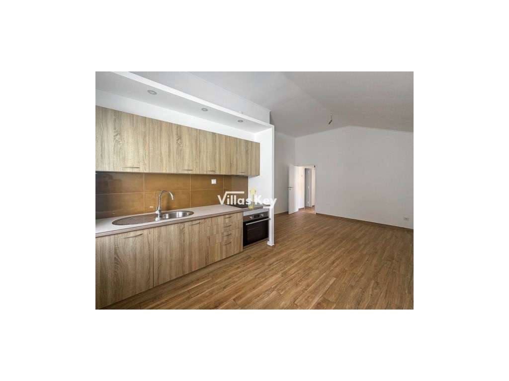 Casa tradicional, com 2 quartos e pequeno quintal, Lagos , Odiaxere. - Grande imagem: 2/16