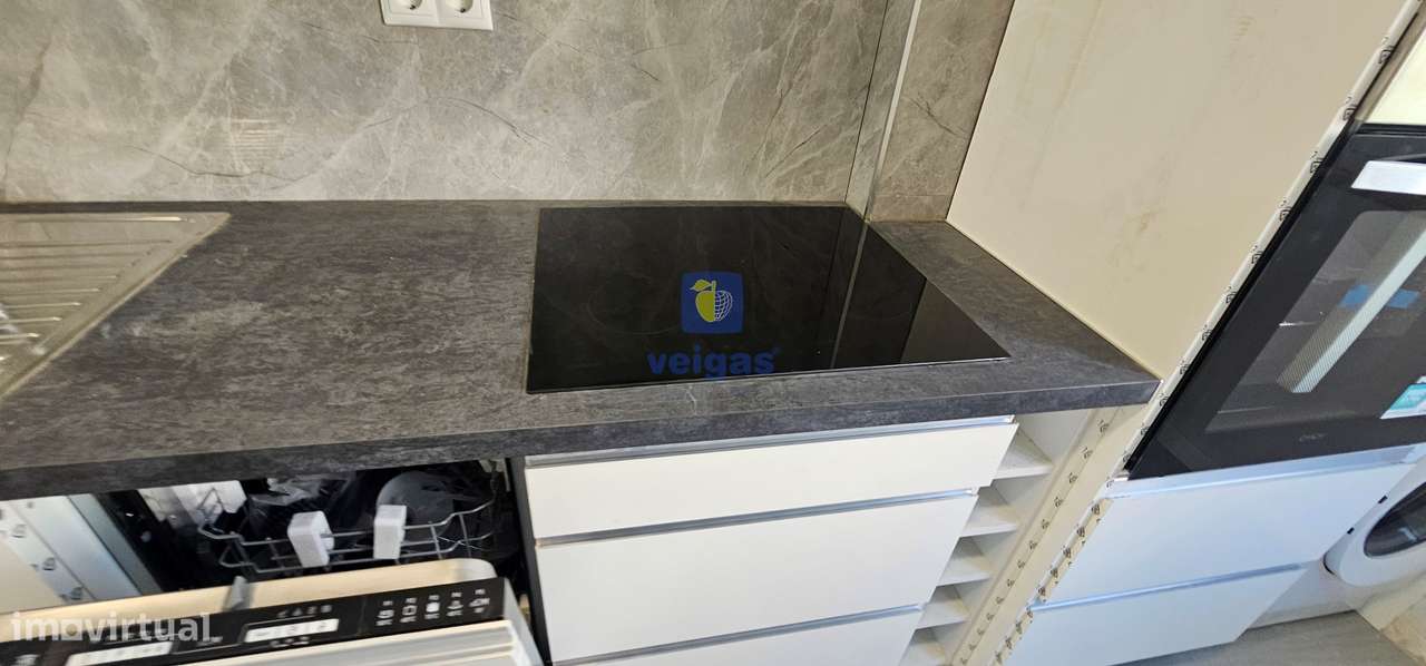 Apartamento T2 – Benfica, Lisboa para remodelação - Grande imagem: 4/24