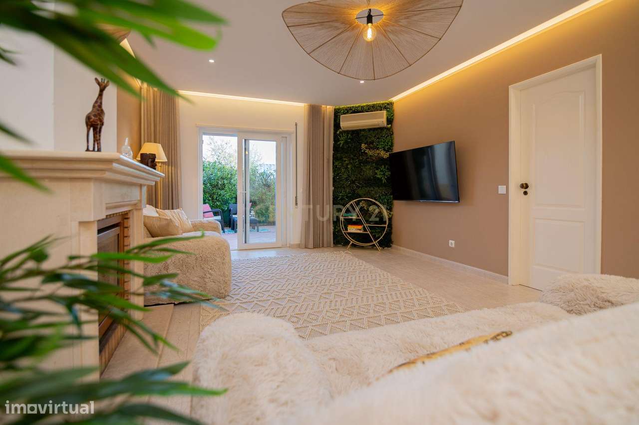 Luxuosa Moradia T3  Inserida no Condomínio Oásis Park Renovada  em Por - Grande imagem: 5/20