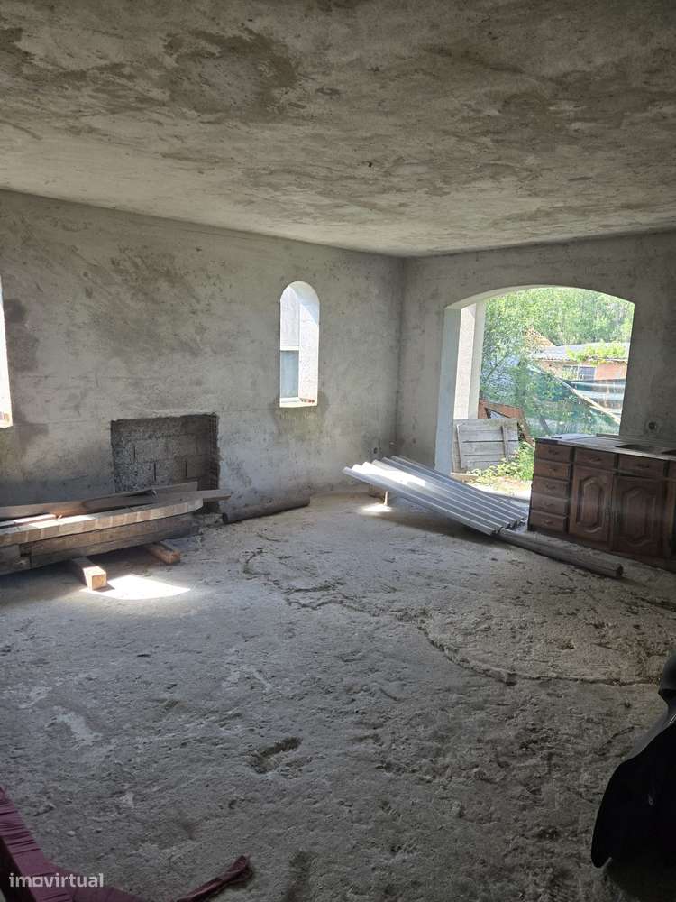 Terreno para construção com 955m2 com casa pronta de pedreiro.-12
