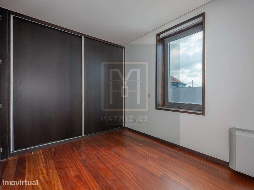 MORADIA T4+1 | 2 TERRAÇOS | LOGRADOURO | GARAGEM | PORTO-46