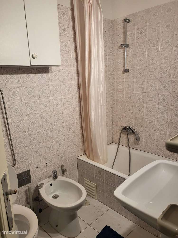 Quarto Interior Individual São Domingos de Benfica - Grande imagem: 4/7