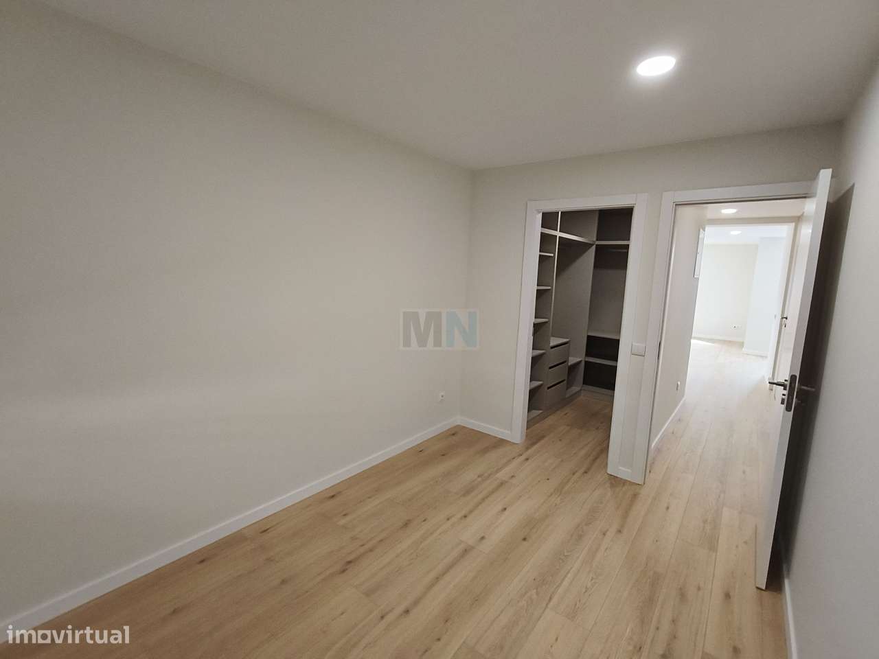 Vende-se T2 Totalmente Renovado em Celas – Vistas Rio e Universidade-17