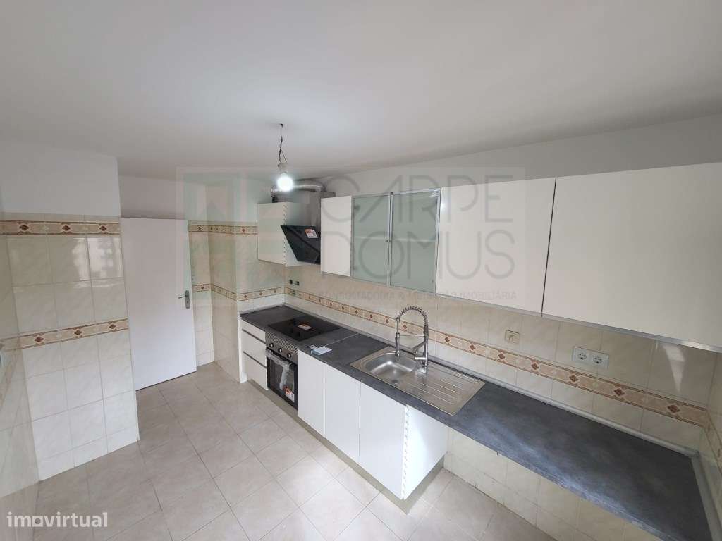 Apartamento T2 na Tapada das Mercês - Grande imagem: 3/44