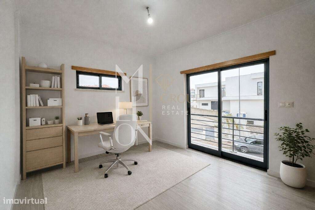 MORADIA T5 RENOVADA | GARAGEM 100 m2 | PRONTA A HABITAR – FEIJÓ-0