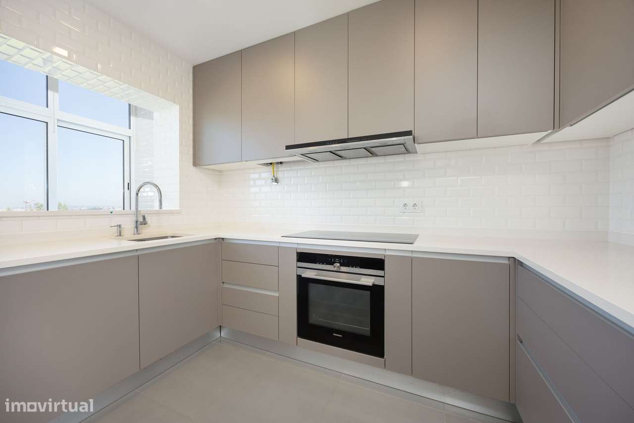 Apartamento T5 | Último Piso | Capuchos, Leiria-11