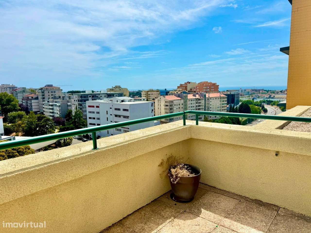 Apartamento T2 MOBILADO, no último piso, em Soares dos Reis!-24