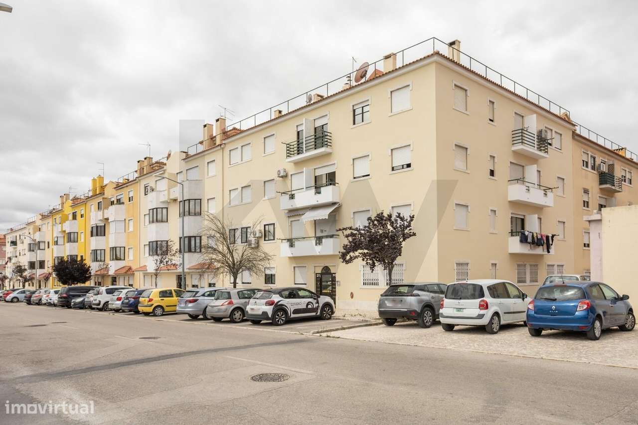 Apartamento T2 na Moita – 94m2, Arrecadação no Sótão, Varandas e Local - Grande imagem: 2/35