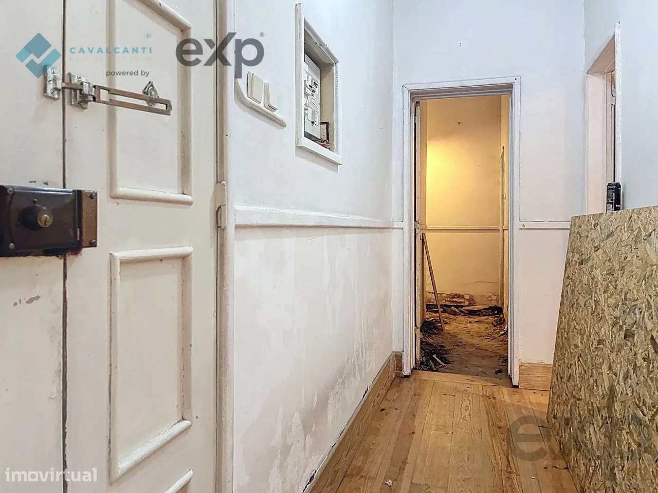 T3 com charme e logradouro Para Remodelar – Lisboa-15