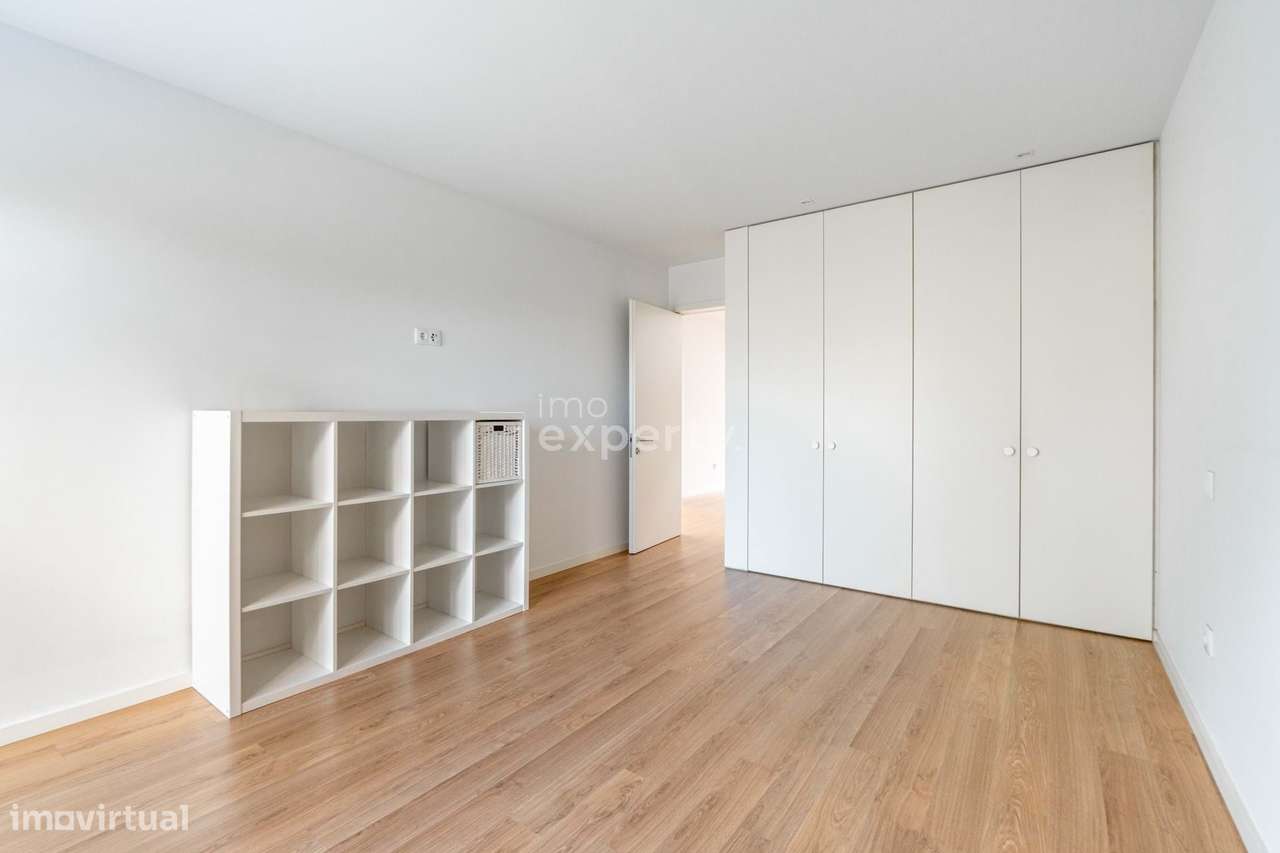 Moradia T3 geminada em V. N. de Famalicão, Braga-11