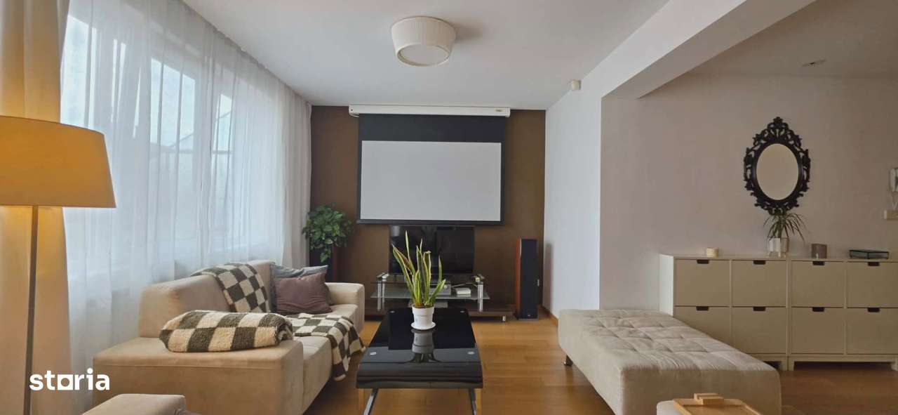 Apartament exclusivist 4 camere de vânzare, central, pietonal-0