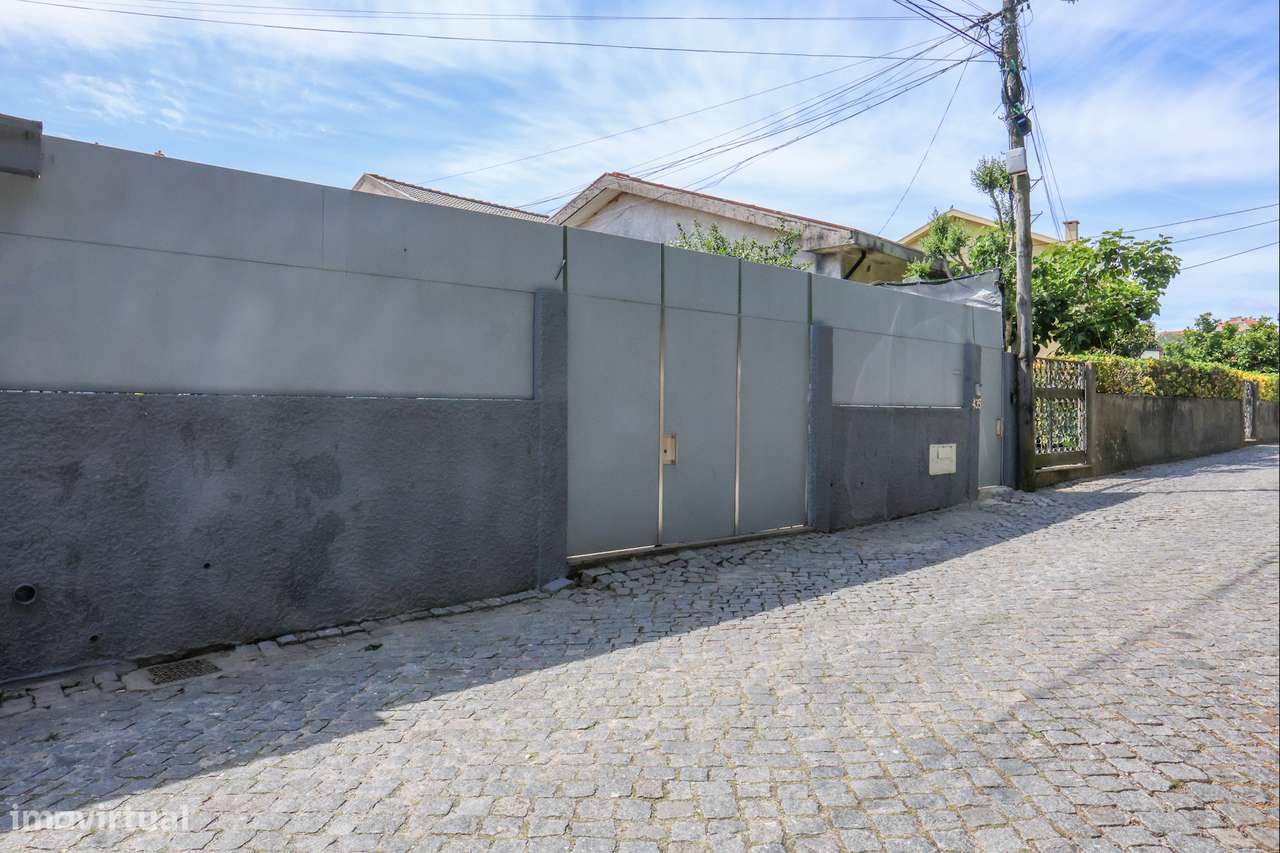 Moradia T3 Renovada em Canidelo-24