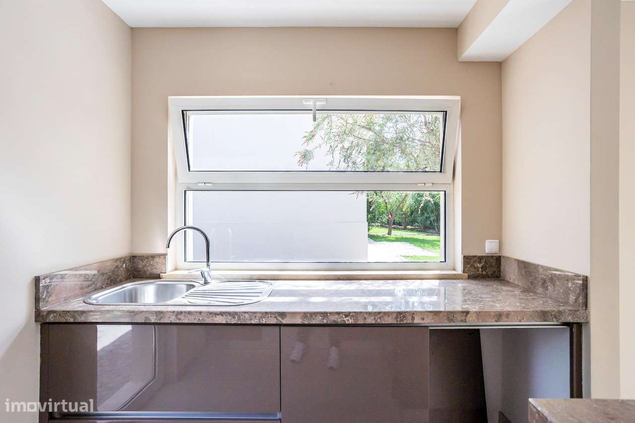 Moradia de Luxo em Condomínio Exclusivo com Piscinas no Carvoeiro-16