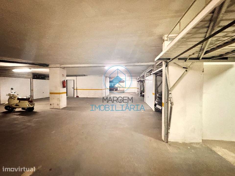 T2 com 2 varandas e garagem | Centro Famalicão-10