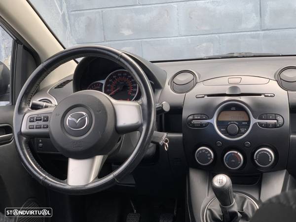 Mazda 2 1.3 MZR Exclusive - 23