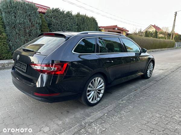 Skoda Superb Combi 2.0 TDI DSG Style - 6