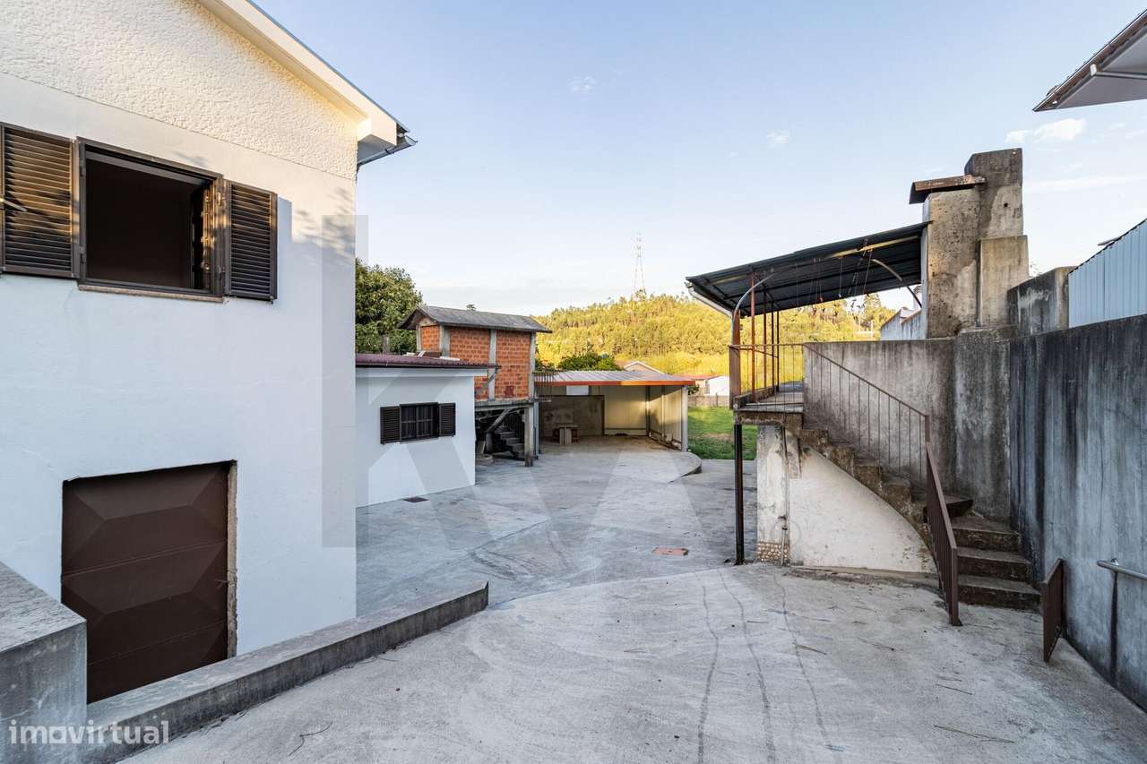 Moradia T2 isolada com anexos e terreno de 1800m2, em Macieira de Sarn - Grande imagem: 5/28