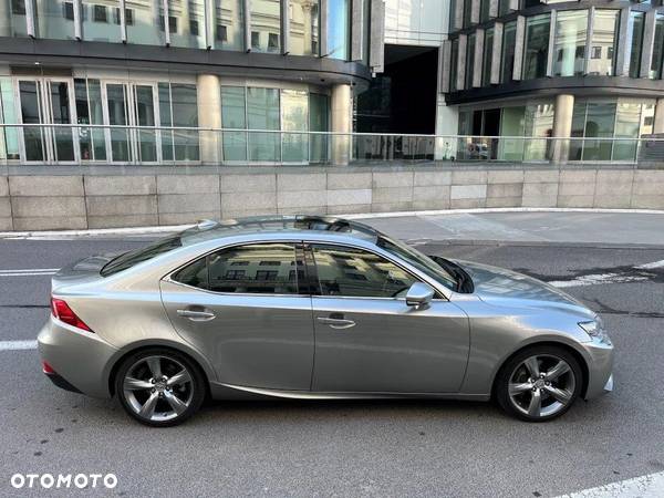 Lexus IS 200t Prestige - 6