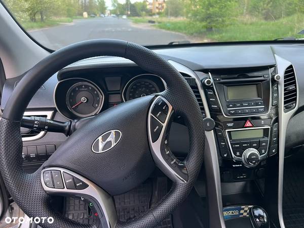 Hyundai Elantra 1.8 SE - 14