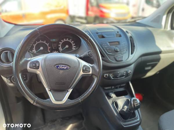 Ford Transit Courier 100KM - 10