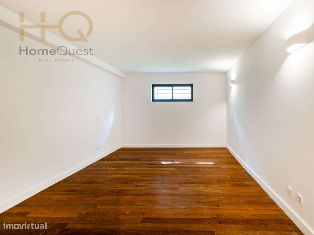 Moradia T4+2 Bairro da Martinha-21