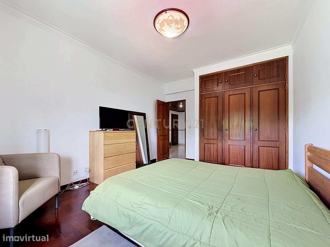 Apartamento T2 em em Paio Pires com excelentes áreas, perto de todas a-11