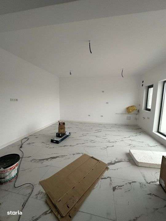 Vanzare Apartament 2 camere+curte 60mp si 2 locuri de parcare-3