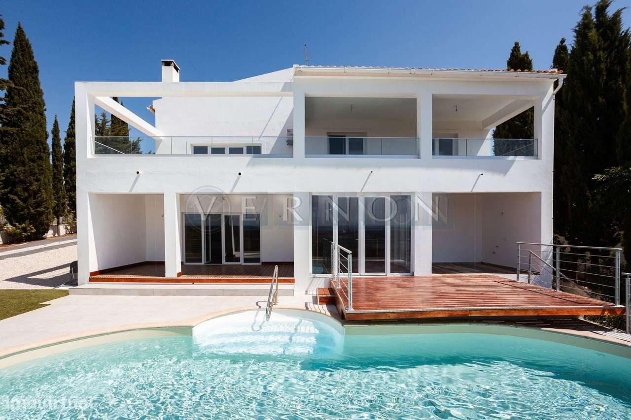 Moradia Renovada T4 com Vista Rio Arade, Piscina e 2.450 m² de Terreno-36