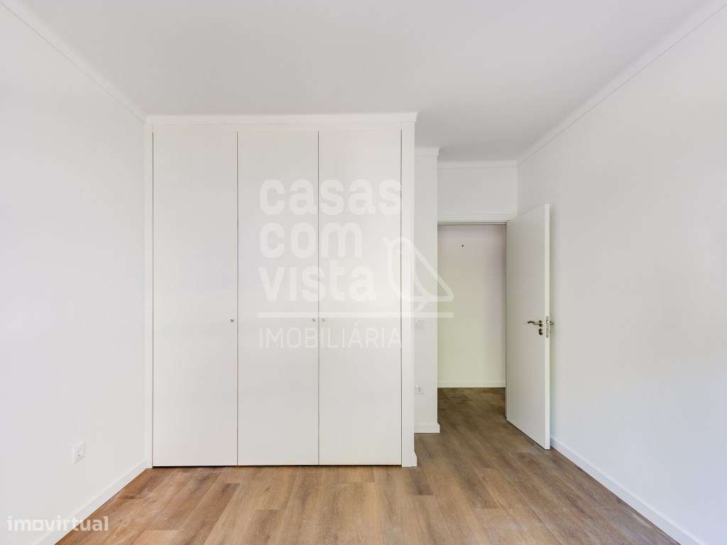 Apartamento T2 Rés do Chão com garagem privativa, e a localização i...-12