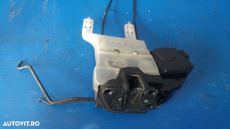 broasca usa stanga fata hyundai tucson 2005-2010 - 2