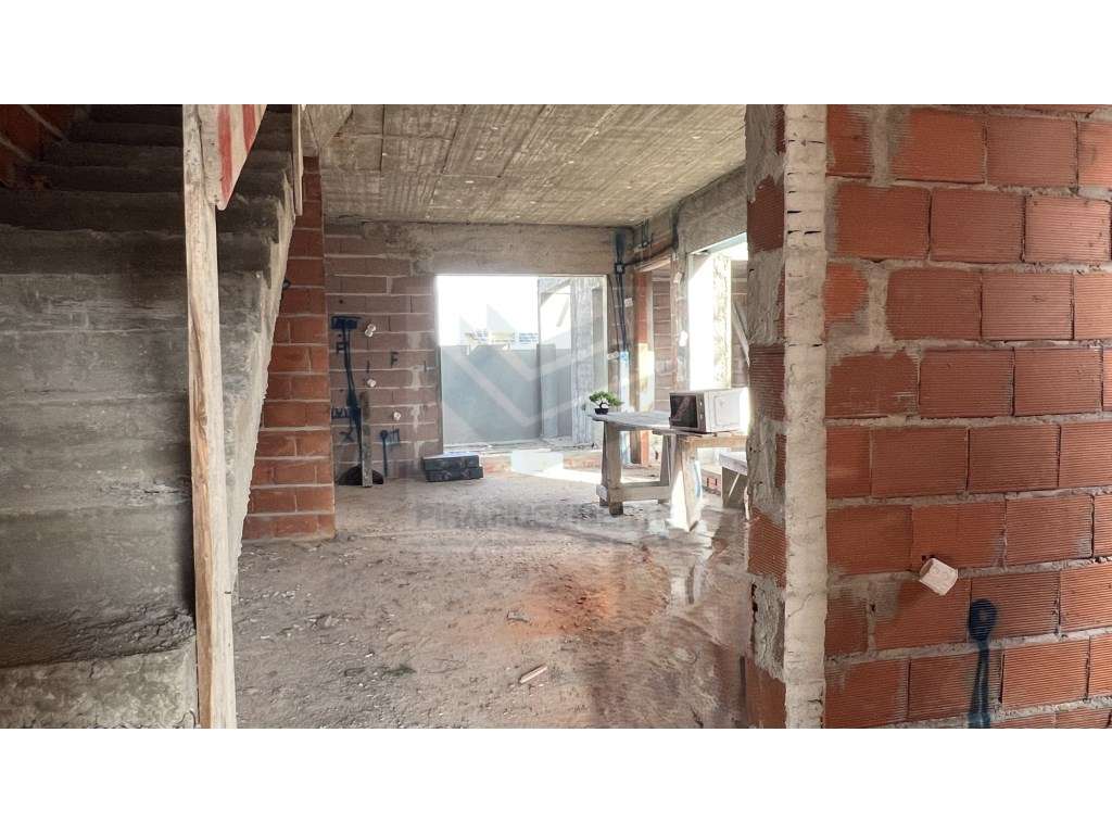 Moradia T3+1, 2 Boas Suítes + 1 Quartos R/C +1 Área Versátil - Grande imagem: 5/19