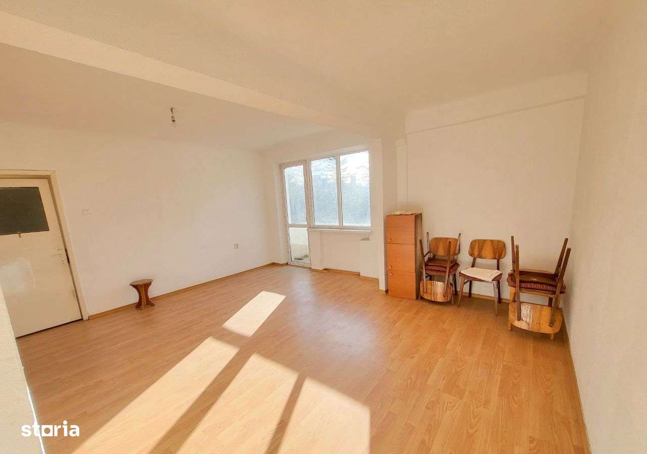 Centru - Hotel Decebal. Apartament 2 camere, etaj 3/4, living XXL - Imagine principală: 3/10