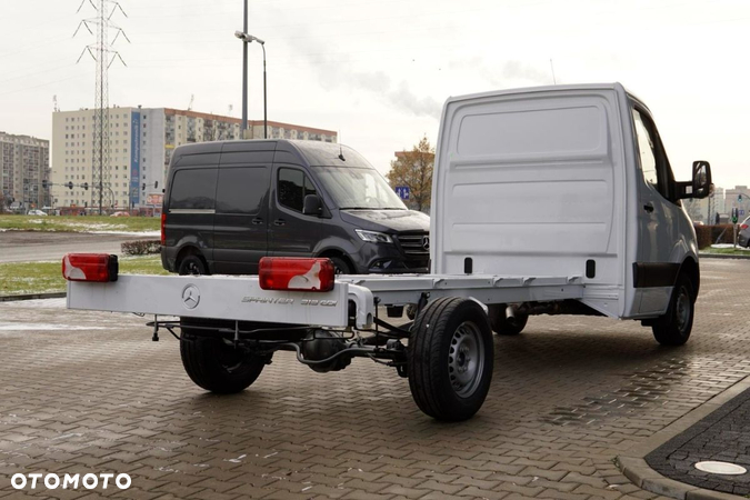 Mercedes-Benz Sprinter - 7