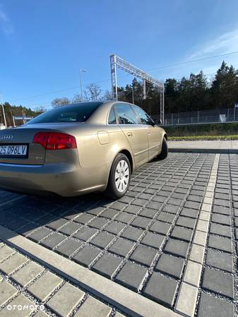 Audi A4 2.0 - 9