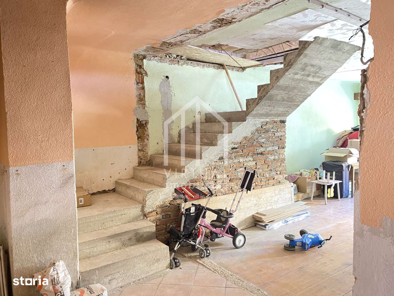 Casa de vanzare in Sibiu cu 2 apartamente  si gradina de 147 - Imagine principală: 4/20