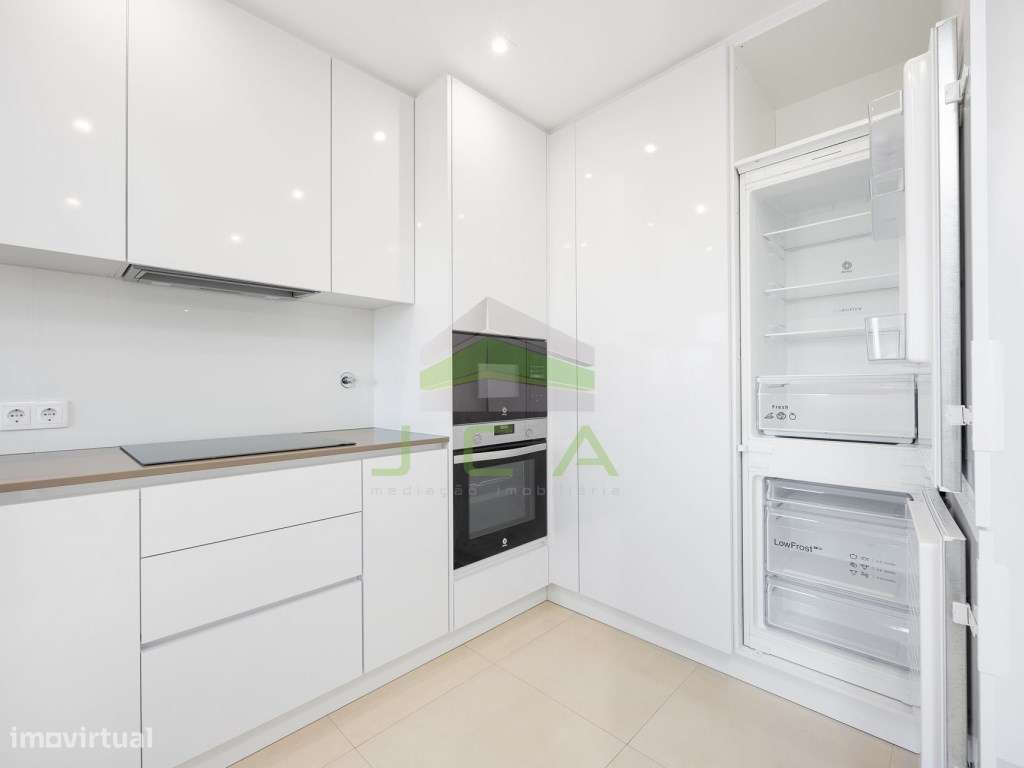 Apartamento T2 semi-novo - Grande imagem: 5/25