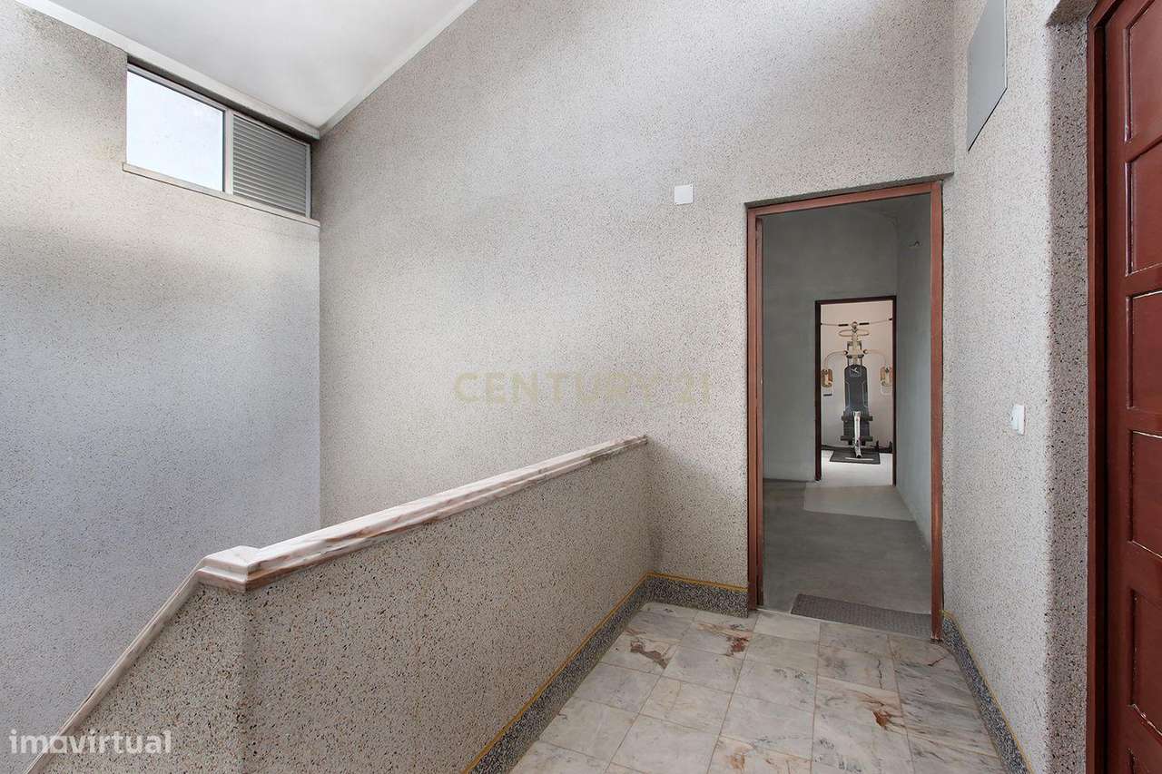 Apartamento T2 no Centro de Mem Martins-22