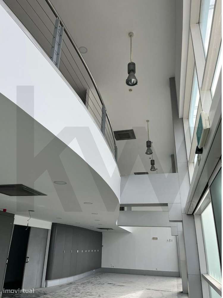 Armazém de 551m2 com loja e negócio em terreno de 1.100m2, Barreiro, S - Grande imagem: 5/37