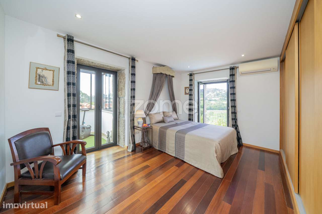 Moradia T5 + 1 com Piscina em Espinho, Braga-45