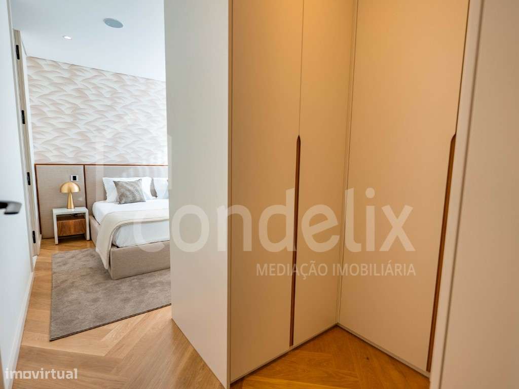 Moradia T5+1 nova com piscina em condomínio fechado de luxo no Estoril-31