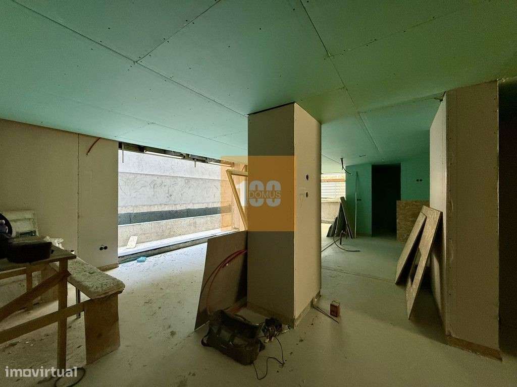 Apartamento T4 novo nas Antas-15