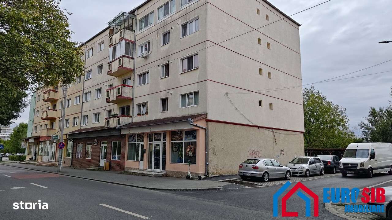 Apartament 3 camere decomandate 2 bai in Sibiu Ciresica-0