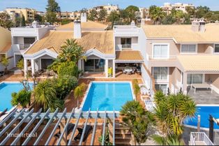 Moradia com 5 Quartos, Piscina e Jardim em Vilamoura - Grande imagem: 2/22