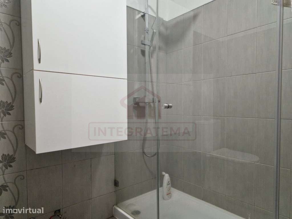 Apartamento T2 com garagem nas Caldas da Rainha-16