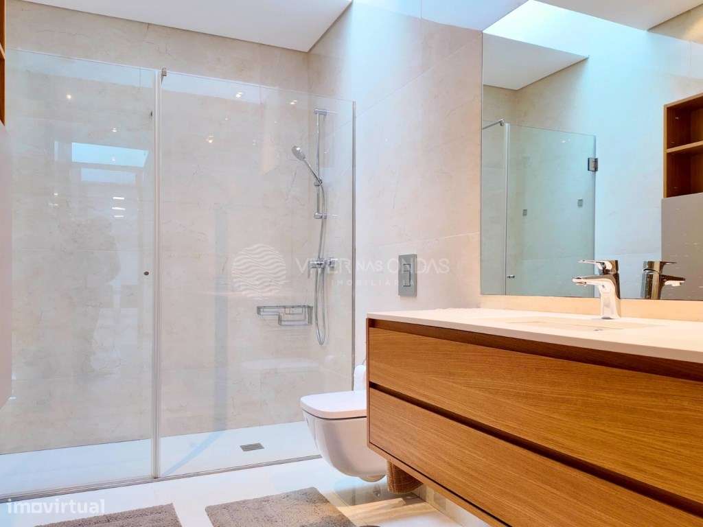 Luxuosa Moradia com 548 m2 - Premium com Piscina - 25 minutos do PORTO-13