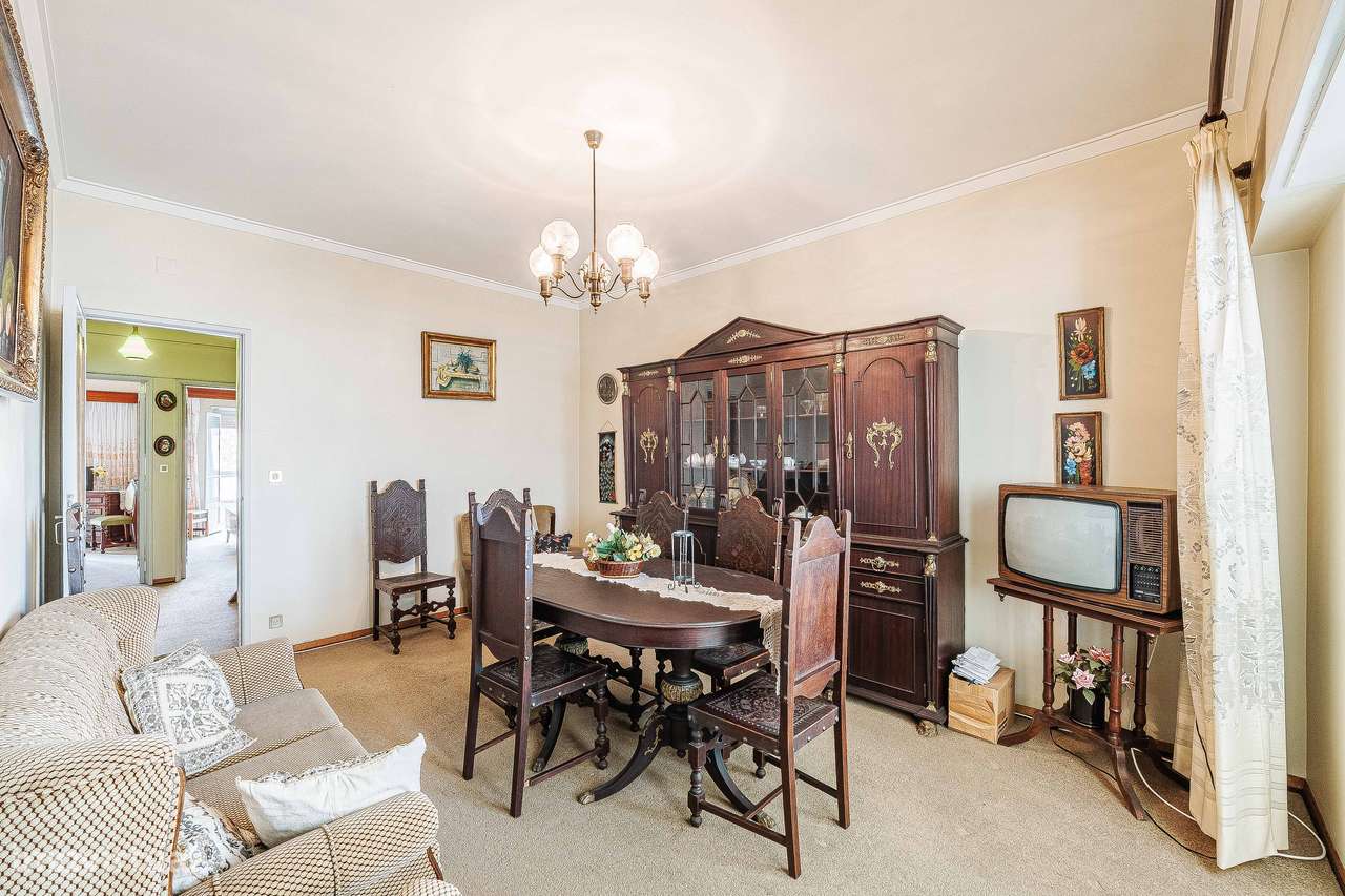 T2 a escassos passos da estação de comboio de Barcarena - Grande imagem: 4/50