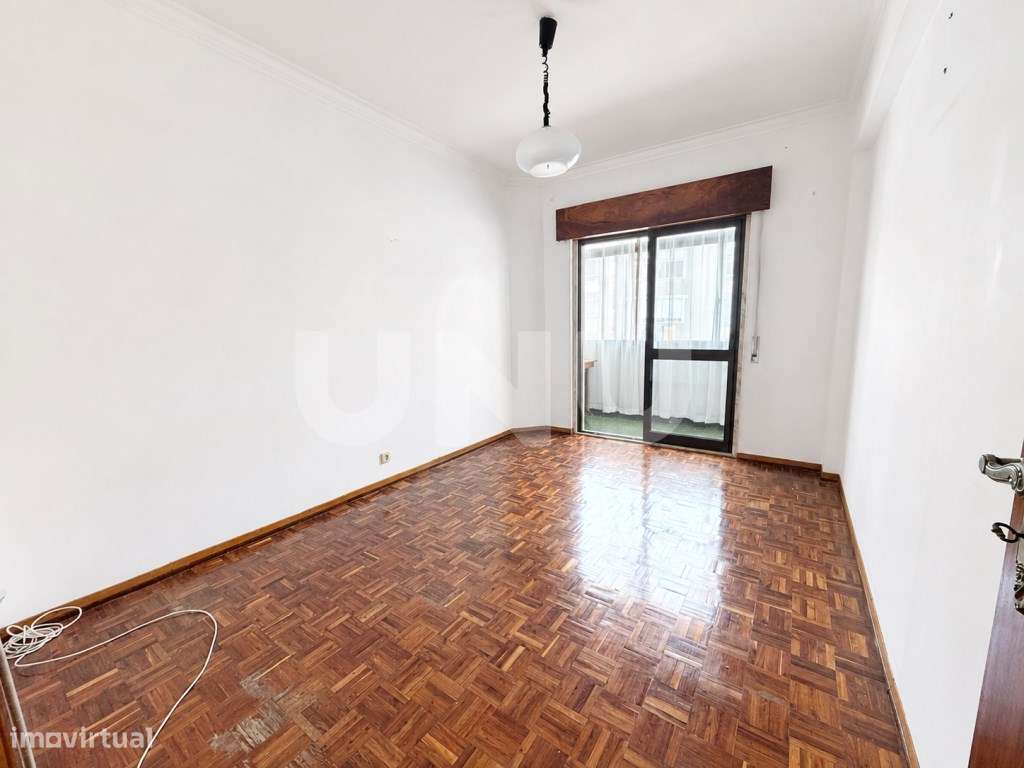 Apartamento T3 com Arrecadação e 2 WC- Torre da Marinha-3