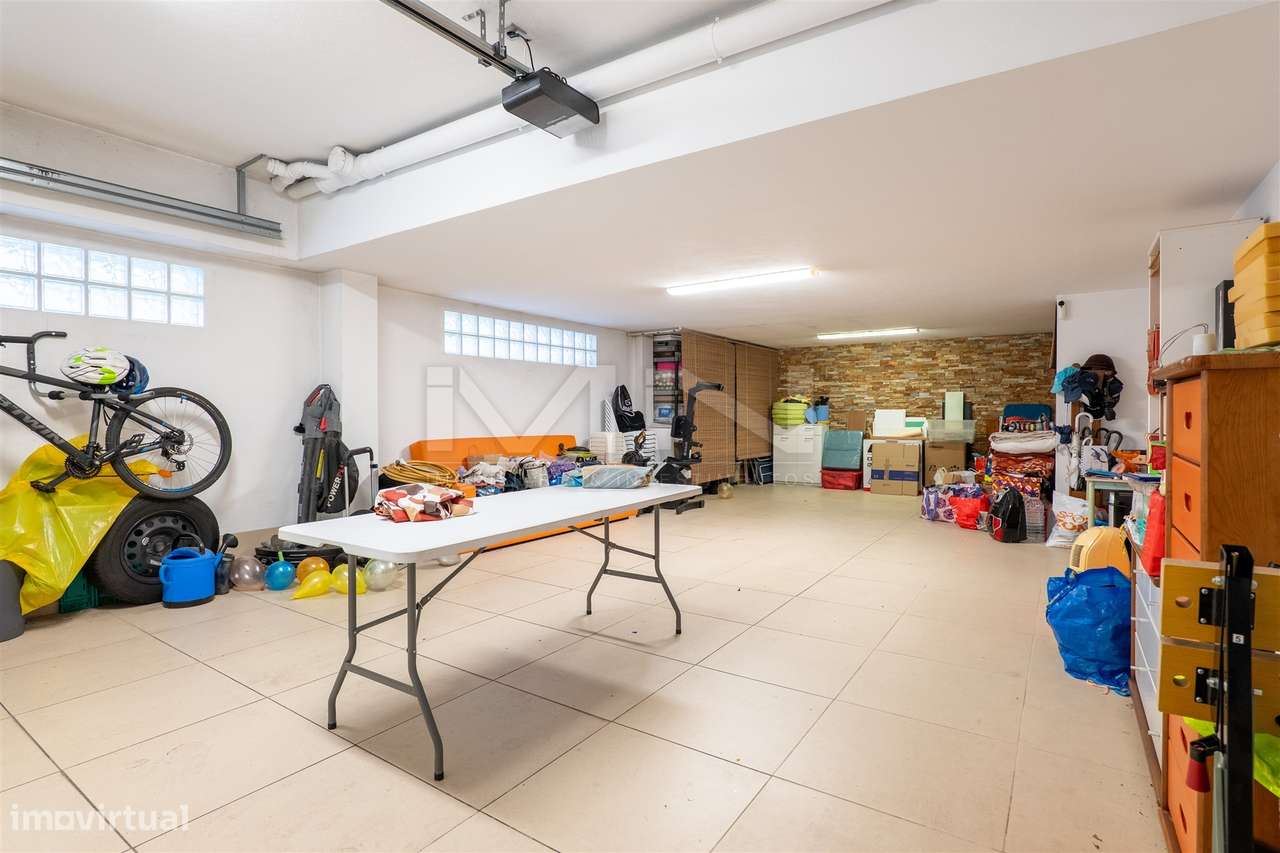 Moradia T3+1 - Exclusividade, Design e Conforto Superior-41